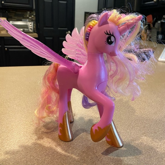 My Little Pony Princess Cadence - Picture 2 of 2